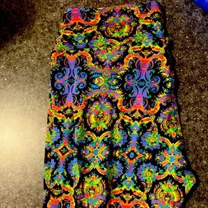 Lularoe damask rainbow leggings